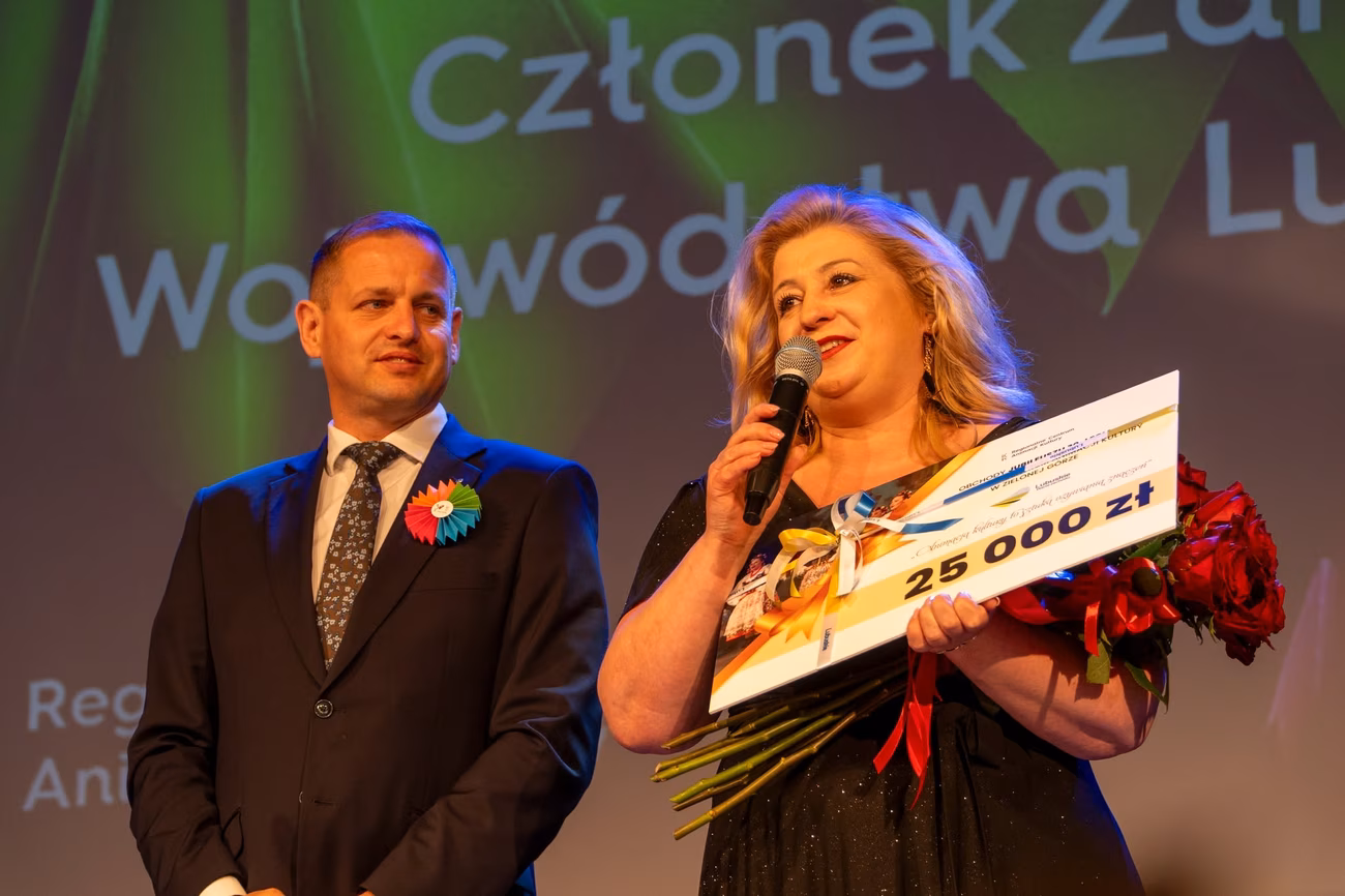 Gala z okazji 30 lat RCAK. Członek Zarządu Wojewódzwa Lubuskiego Łukasz Porycki oraz Dyrektor RCAK dr Anna Komar